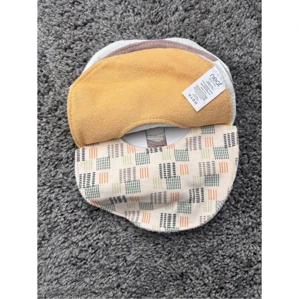 Neat Solutions Newborn/0-3 Bibs (5 Pack) NWT